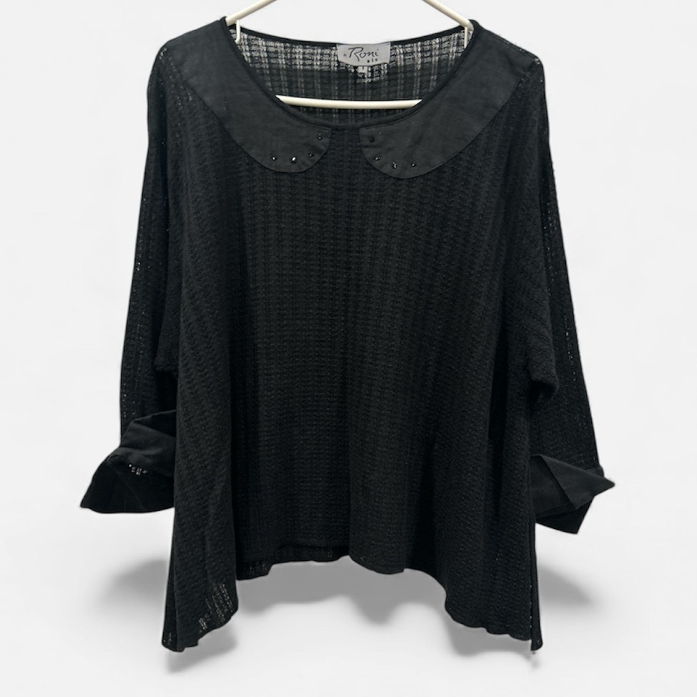 Elegant Black Knit Blouse with Collar